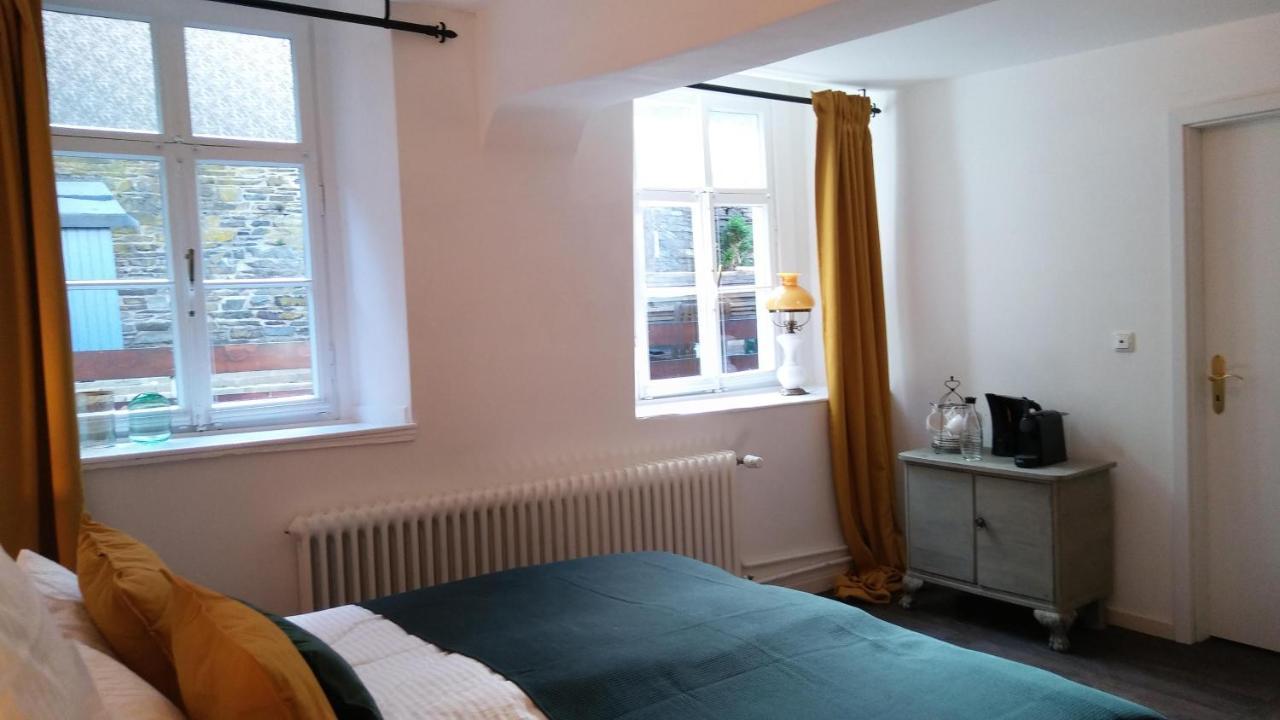 Manoir -1654- Historisch Schlafen In Monschaus Altstadt Kültér fotó