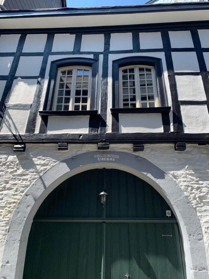 Manoir -1654- Historisch Schlafen In Monschaus Altstadt Kültér fotó