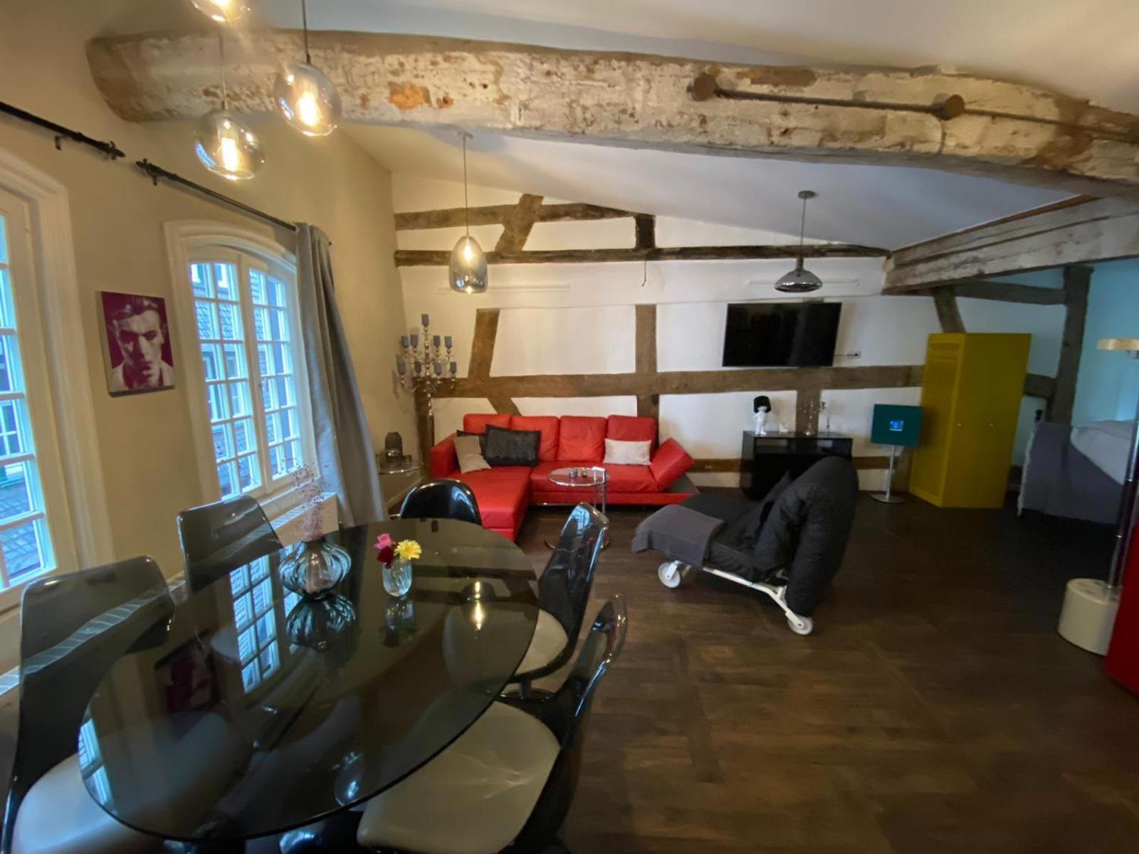 Manoir -1654- Historisch Schlafen In Monschaus Altstadt Szoba fotó